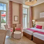 Bleues Royal Westminster 3* مينتون
