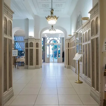 Hotel Bleues Royal Westminster