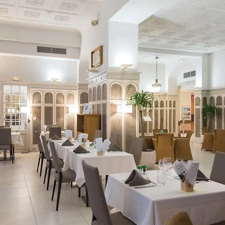 Hotel Bleues Royal Westminster 3*
