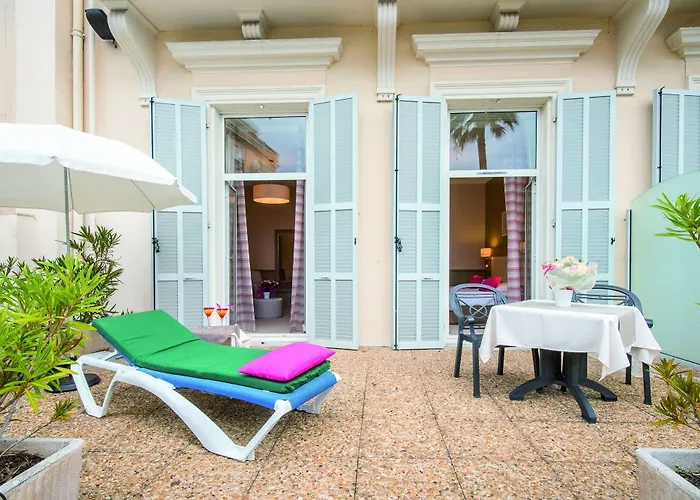 Bleues Royal Westminster Hotel 3*