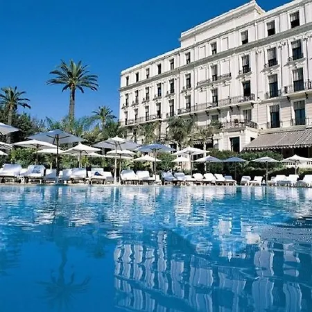 Готель Bleues Royal Westminster 3*