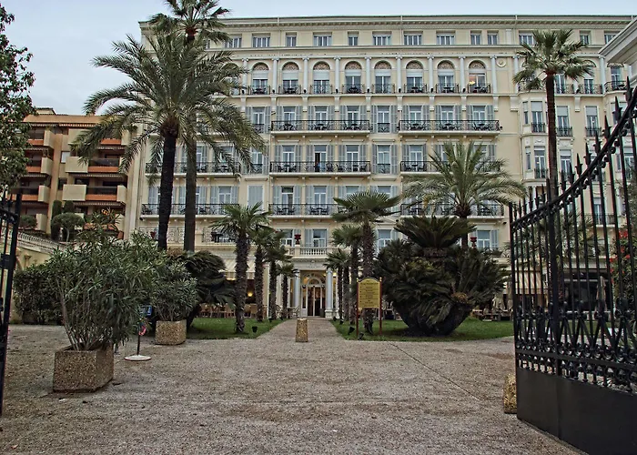 Bleues Royal Westminster Hotel